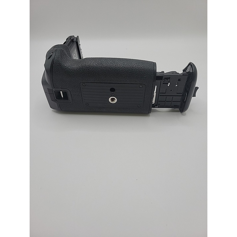 Battery Grip for Cannon EOS R5, R6, R5C - Picture 5 of 7